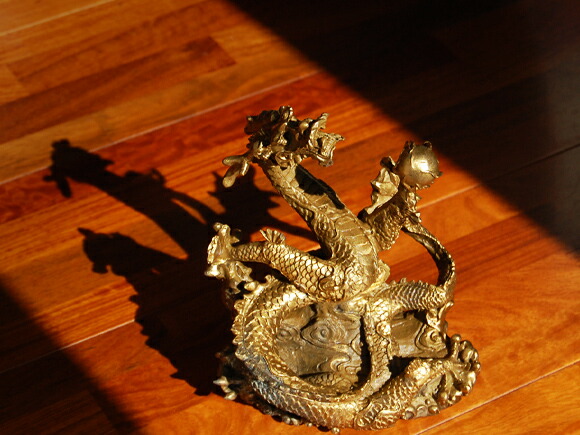 楽天市場】神龍（金） 上昇運にのった竜 銅器 置物 ゴールド アジアン