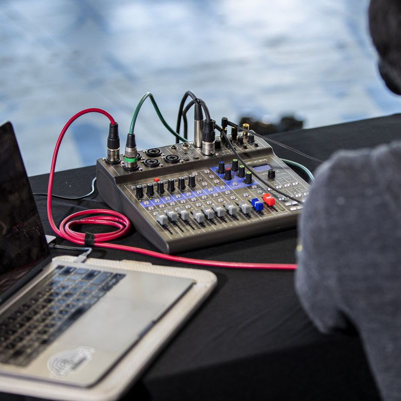 楽天市場】ZOOM LiveTrak L-8 DTM オーディオインターフェイス : DJ