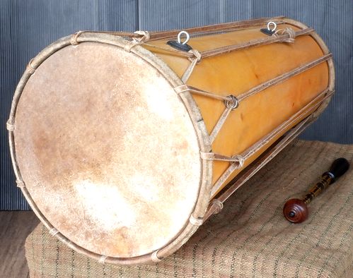 楽天市場】ガムランの両面太鼓≪クンダン≫＝大＝ (バチ付き