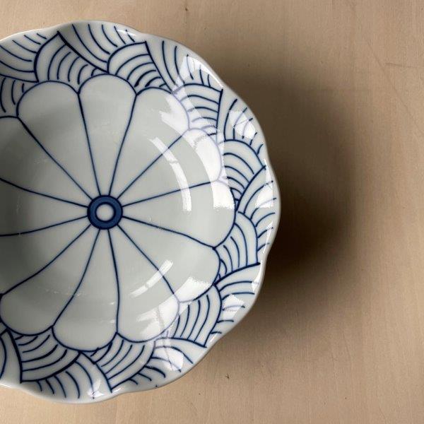 楽天市場】器 皿 陶磁器 菊割青海波深皿 2サイズ 12.5cm 15cm 取り皿