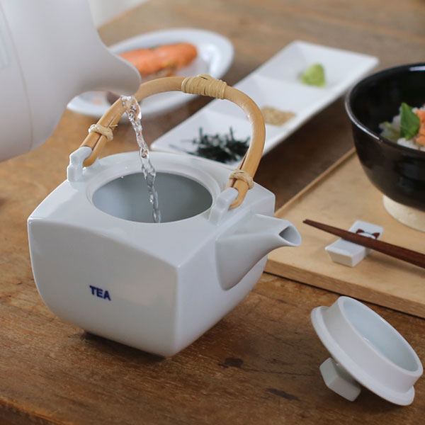 楽天市場】上出長右衛門窯 TEA字 角急須 大 九谷焼 染付 急須 磁器