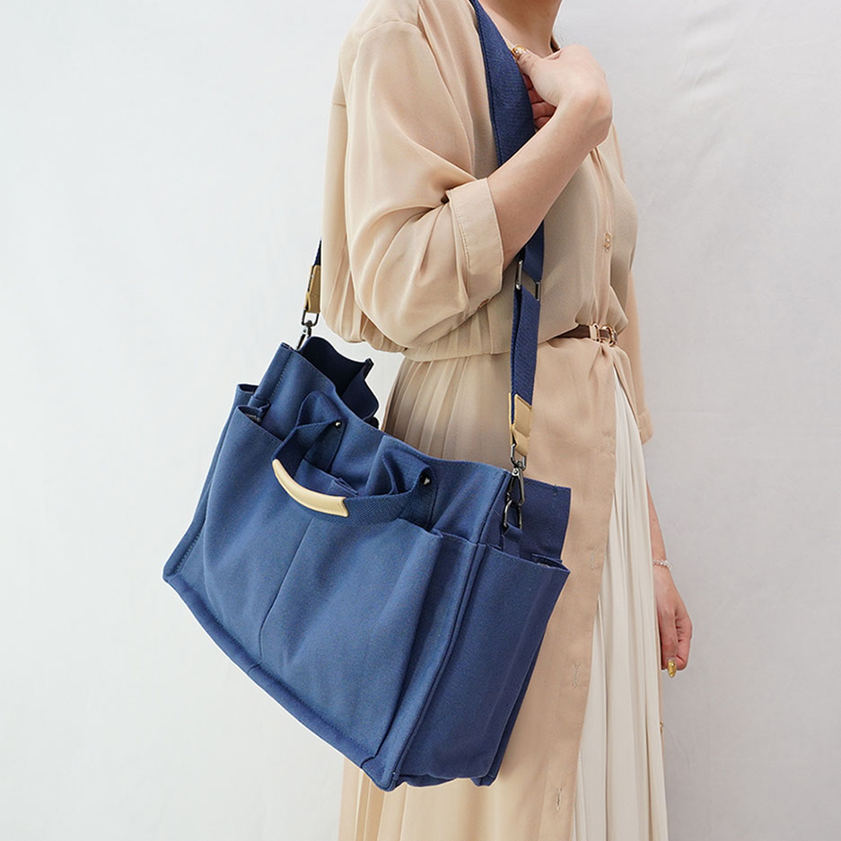 楽天市場】【雑誌掲載 】累計販売数13,000個 スマホを探させないバッグ