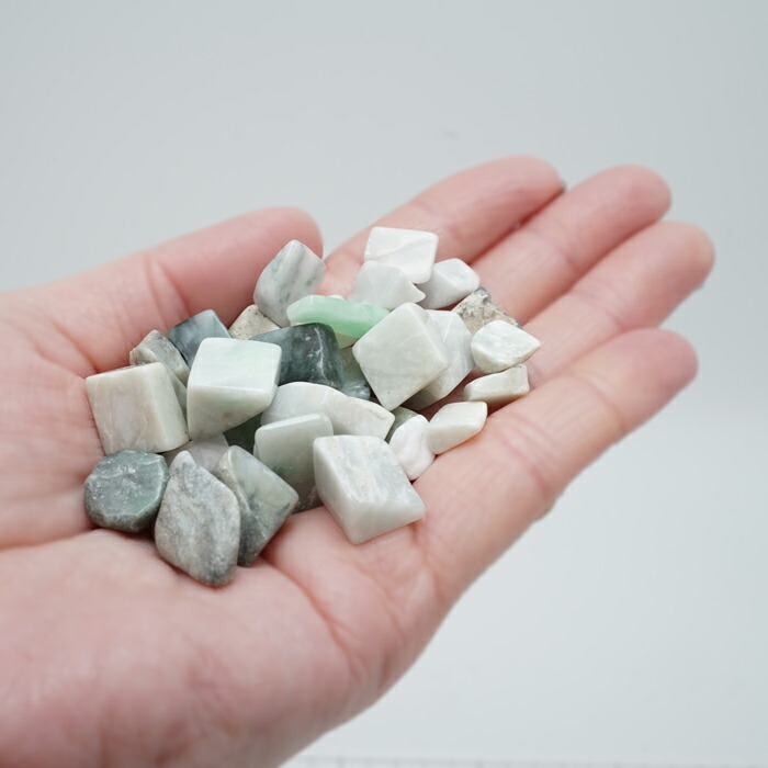 楽天市場】【数量限定】糸魚川翡翠 高品質 さざれ 100g 天然石