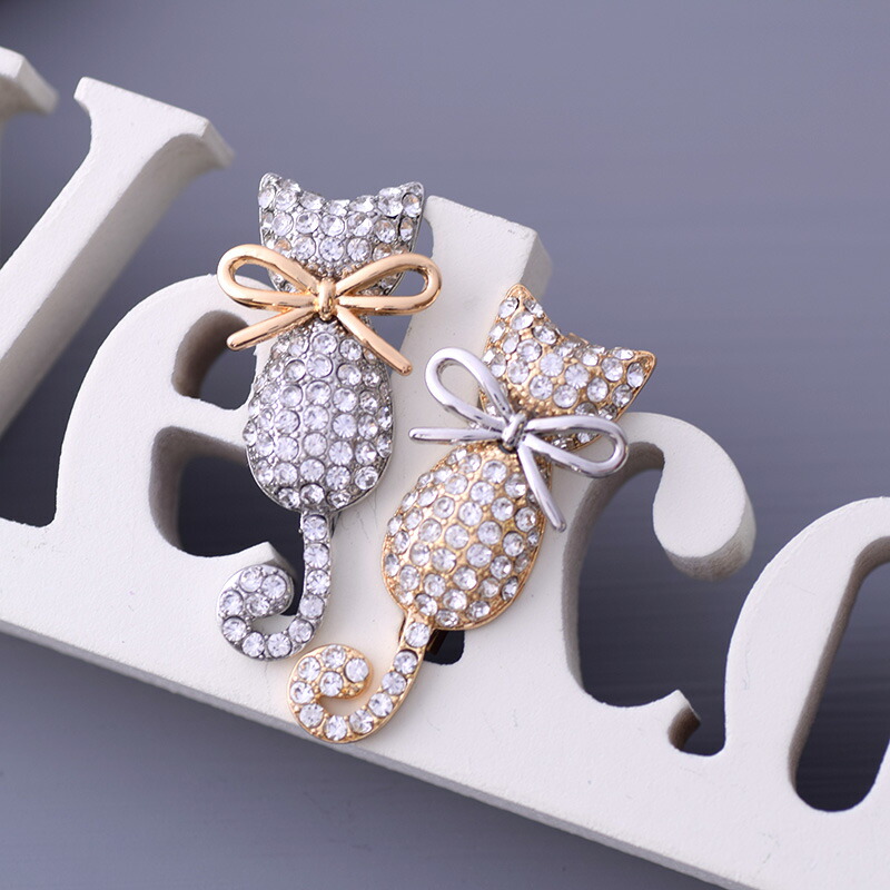 楽天市場】ブローチ ねこ ラインストーン かわいい リボン シルバー