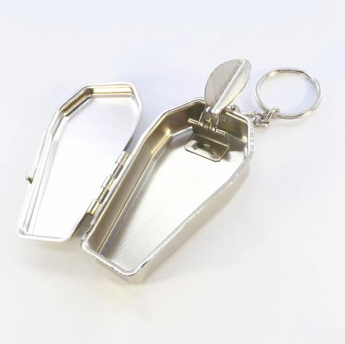 楽天市場】携帯灰皿 ドラキュラ 棺桶型 キーリング付き 小物入れ