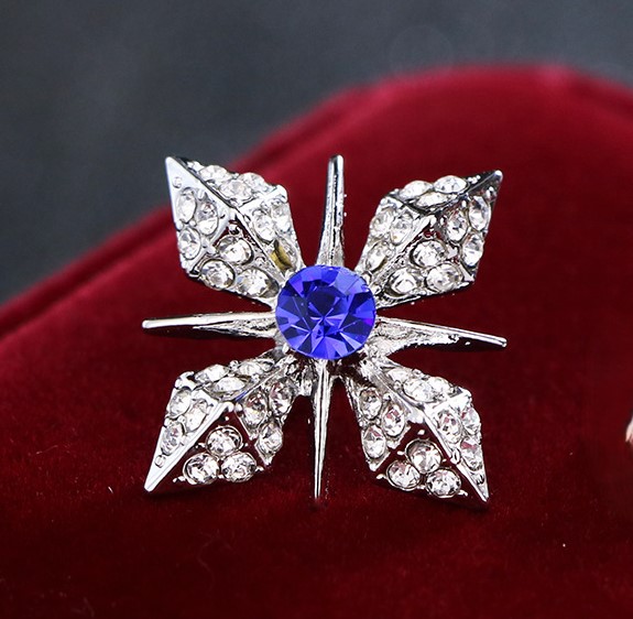 楽天市場】オーストリア スワロフスキー 男女兼用 ラペルピン