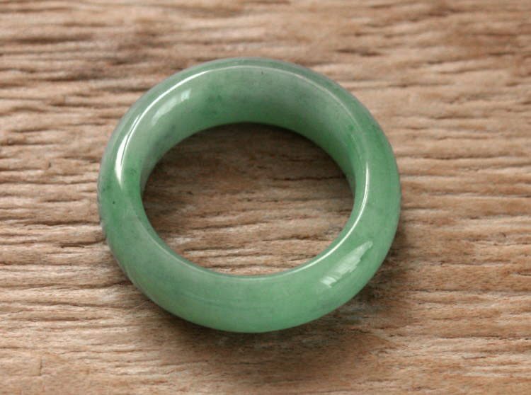 楽天市場】糸魚川翡翠くりぬきリング R00318元粋 作 17号 糸魚川