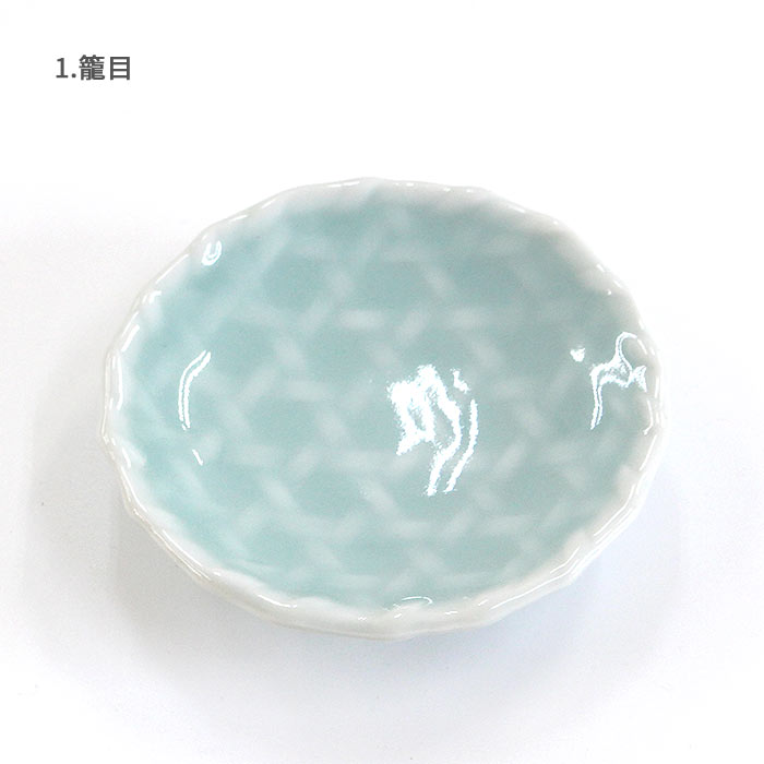 楽天市場】和食器 鍋島虎仙窯 鍋島青磁 豆皿 【 籠目 / 菊 / 楓 】 8.5