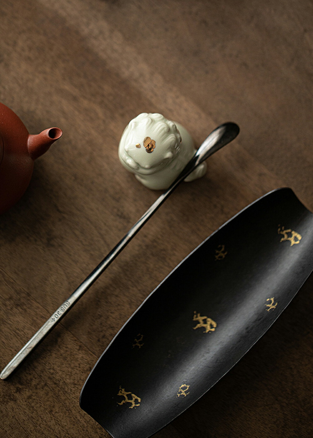 楽天市場】【1匹のみ】IwaiLoft 獅子の置物 陶磁器 筆置き ミニ 文鎮