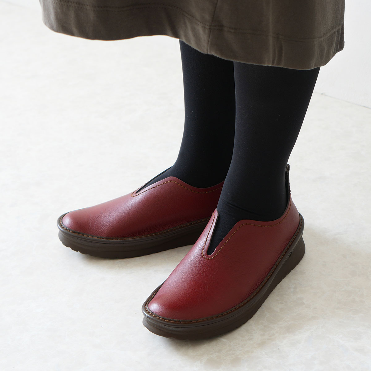 楽天市場】スリッポン コンフォートシューズ カジュアル 痛くない 軽量