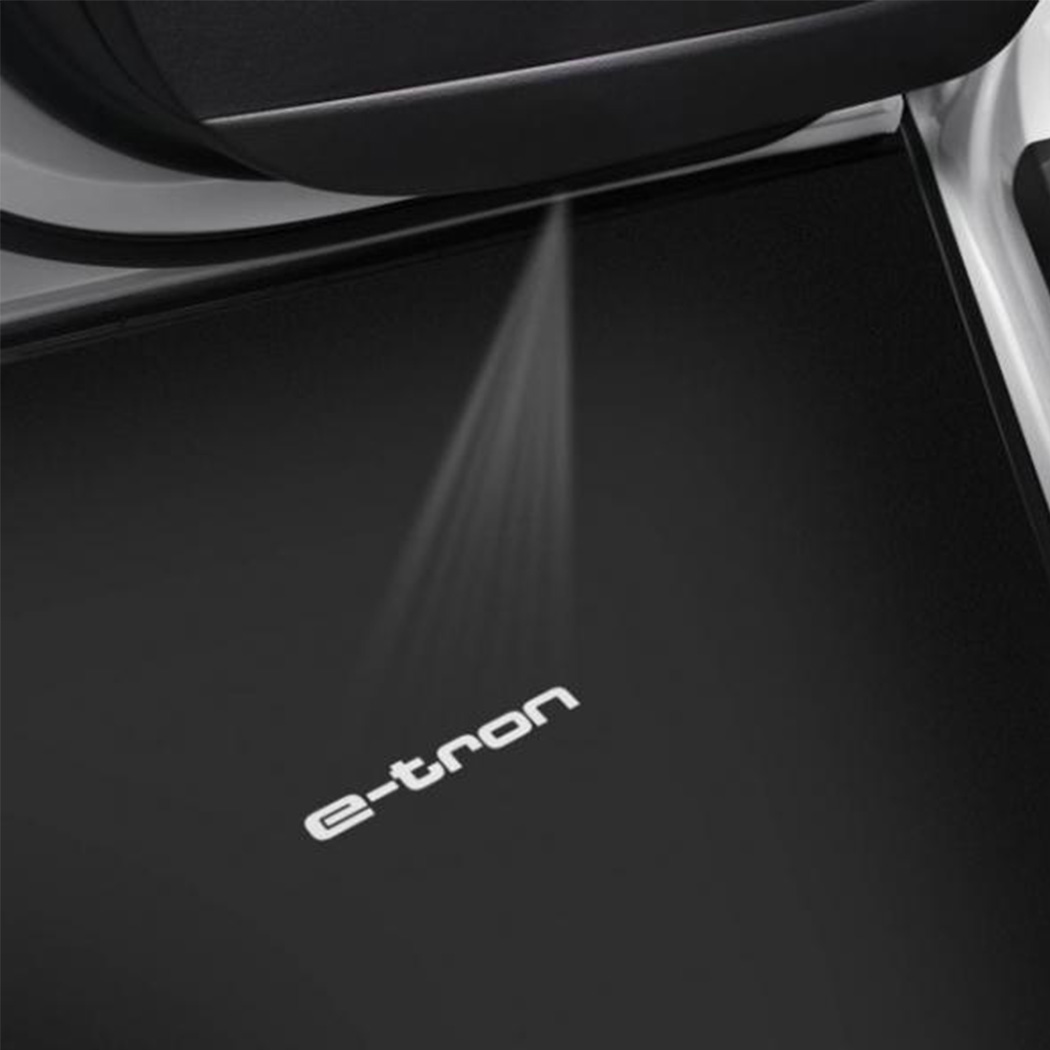 楽天市場】【 AUDI 純正 】ドア エントリー ライト 2個入り e-tron