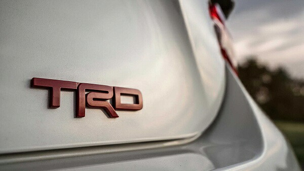 楽天市場】【ZN6型トヨタ 86 (ハチロク)】リア右「TRD」文字 レッド