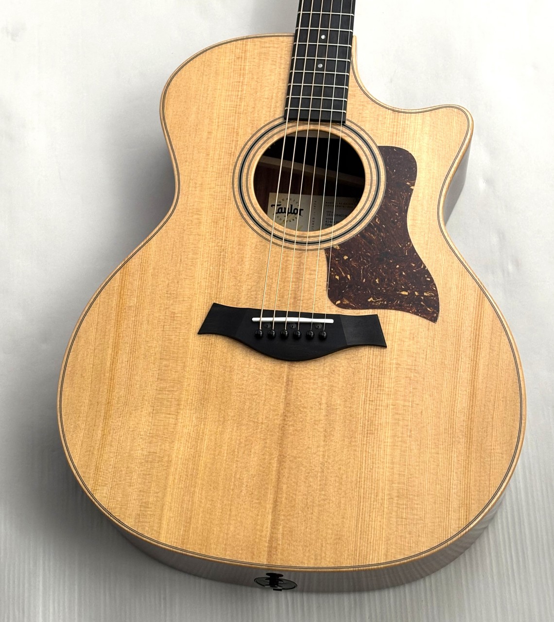 Taylor Guitars 414ce (アコースティックギター) 価格比較 - 価格.com