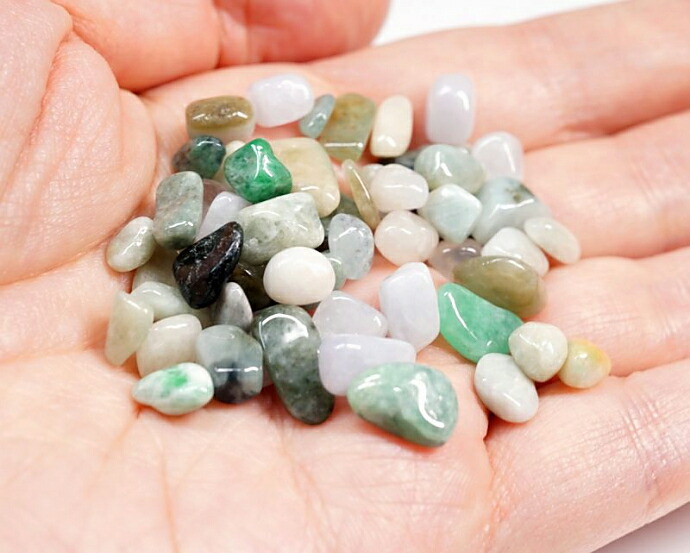楽天市場】翡翠 ヒスイ さざれ Type.2 100g | 細石 浄化