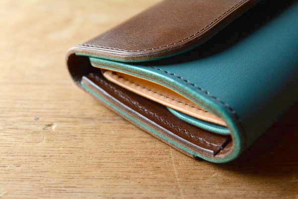 楽天市場】【受注生産】KUBIKI LEATHER クビキレザー MIDDLE WALLET