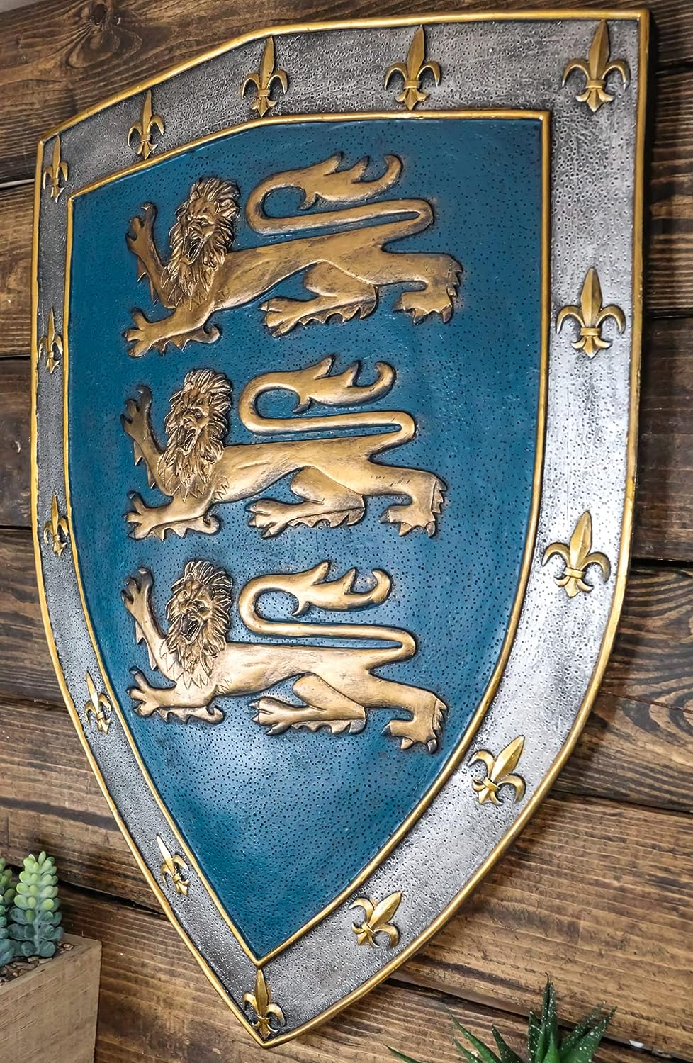 楽天市場】大きな中世イングランド王室の紋章「三匹の獅子」が付いた楯
