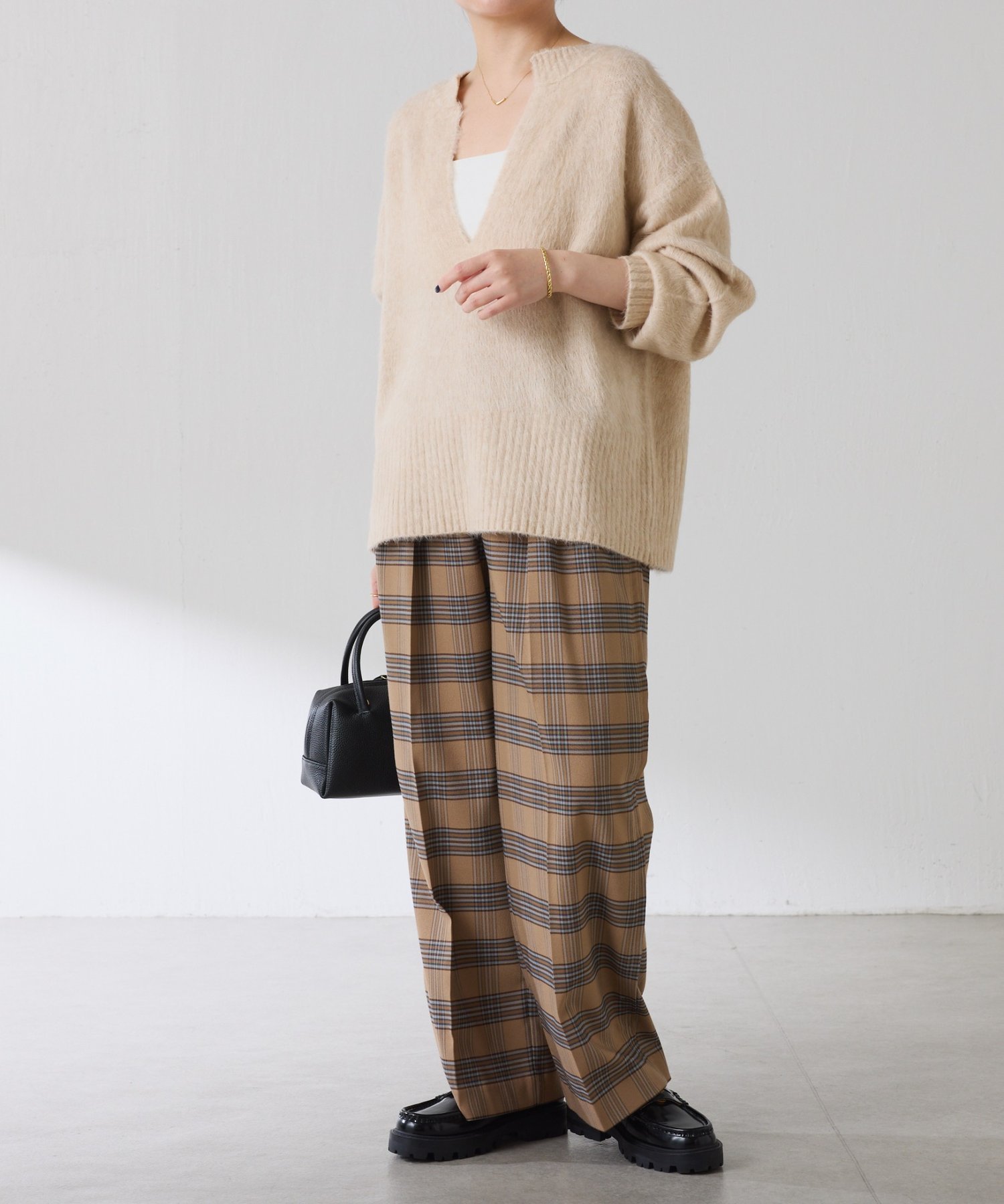 COLLAGE GALLARDAGALANTE｜エアリー深Vニット | Rakuten Fashion(楽天