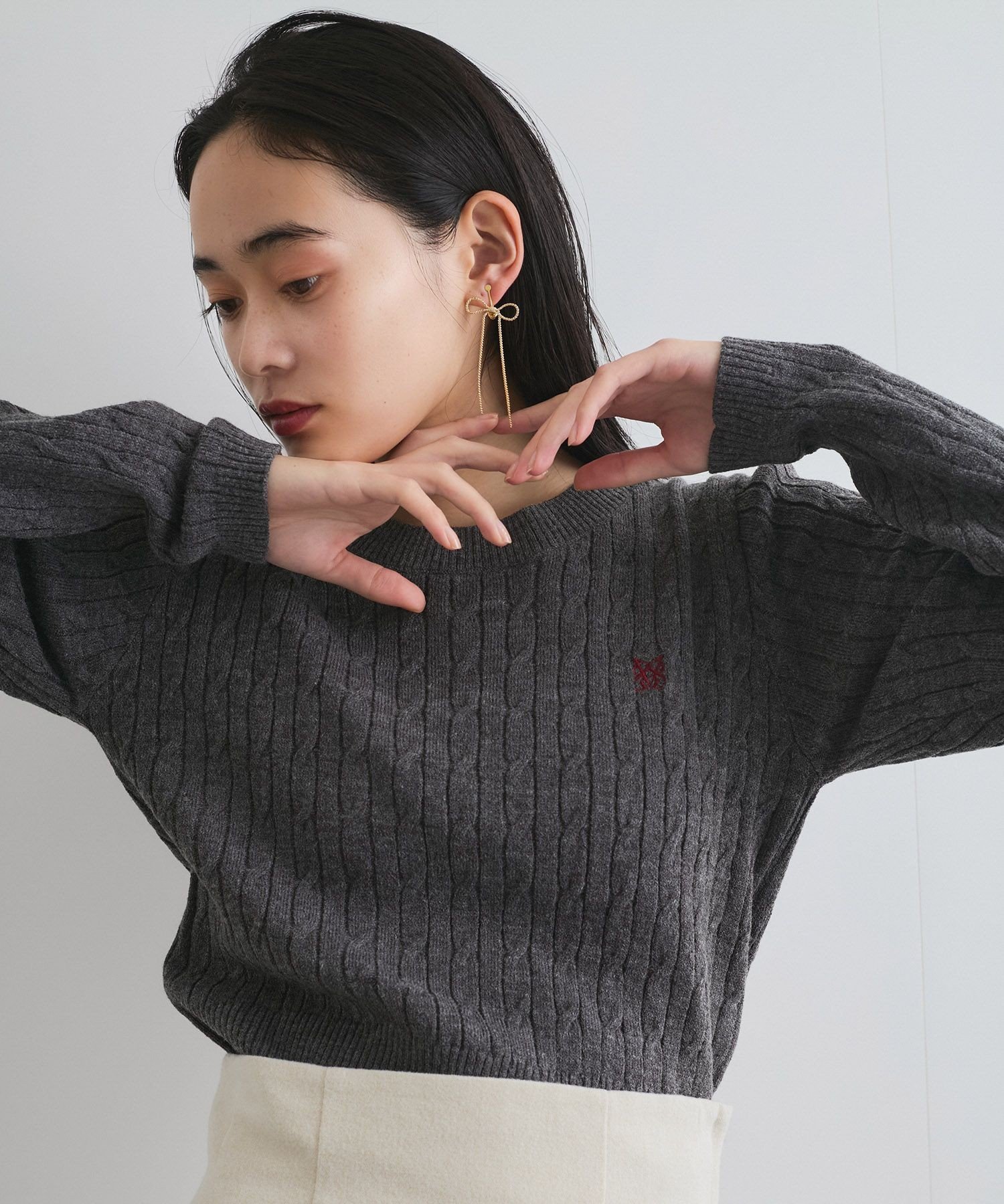 VIS｜ワンポイント胸刺繍ケーブルニットプルオーバー | Rakuten