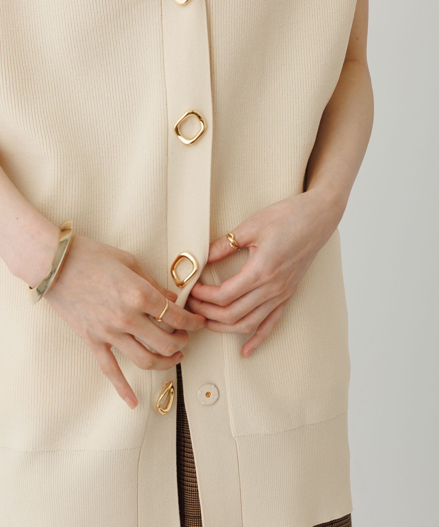 ADAM ET ROPE'｜【サステナブル】ミドルニットジレ | Rakuten Fashion