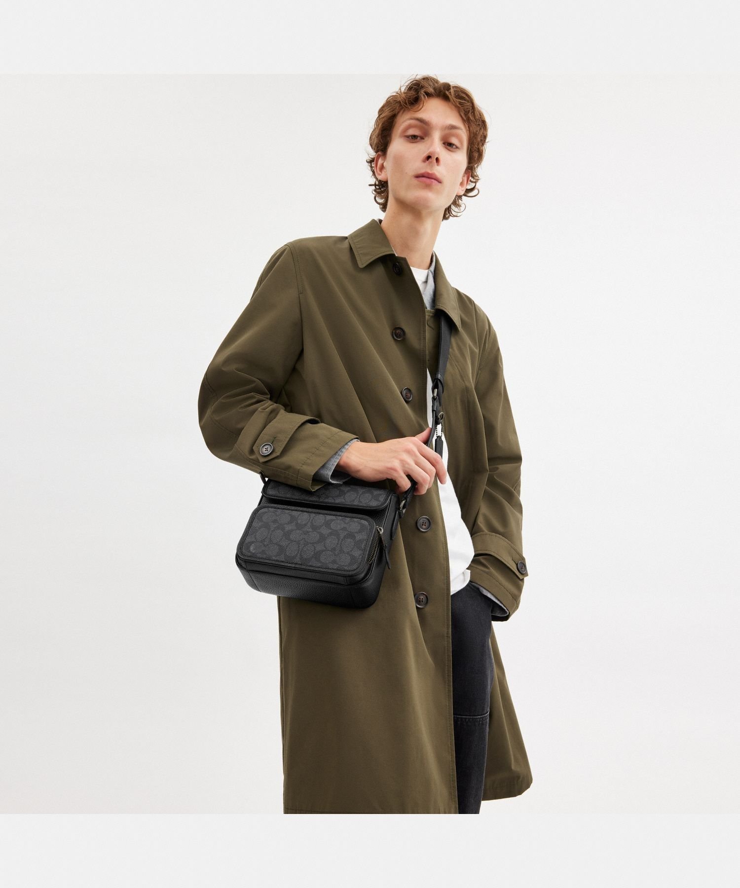 COACH OUTLET｜【公式】サリバン フラップ クロスボディ バッグ