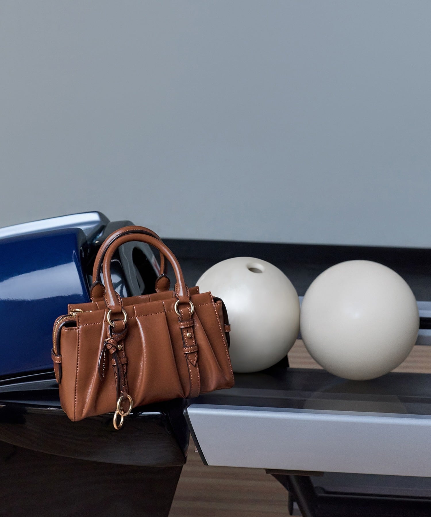 CHARLES & KEITH｜Brittonブリットンルーシュドトップハンドルトート