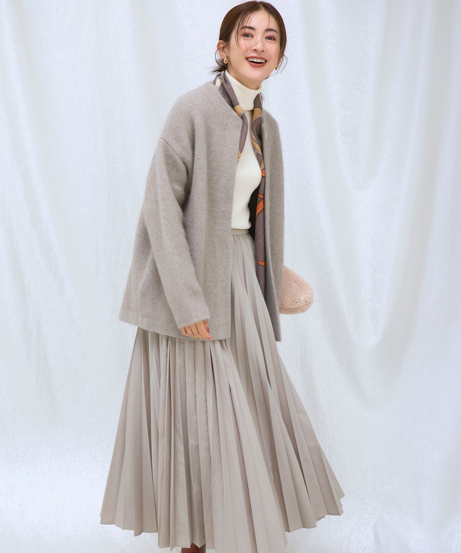 23区｜【見上愛さん着用】ラクーンブレンドダブルフェイス ニット