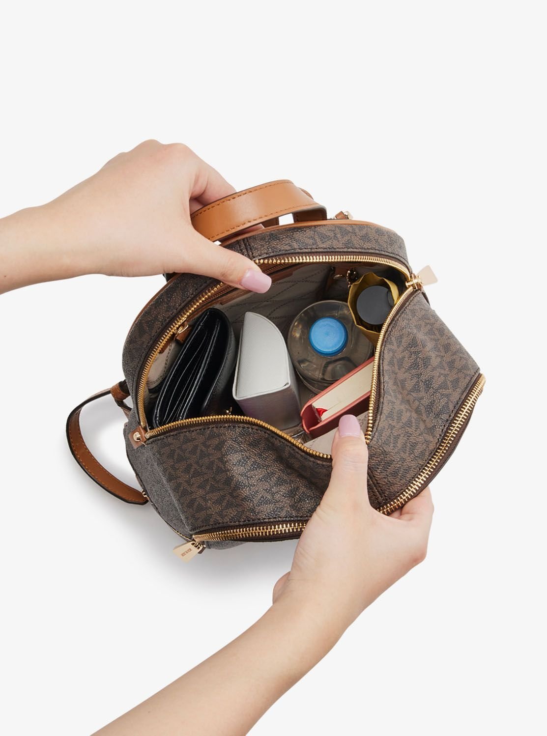 MICHAEL KORS｜RHEA ZIP バックパック ミディアム - MKシグネチャー