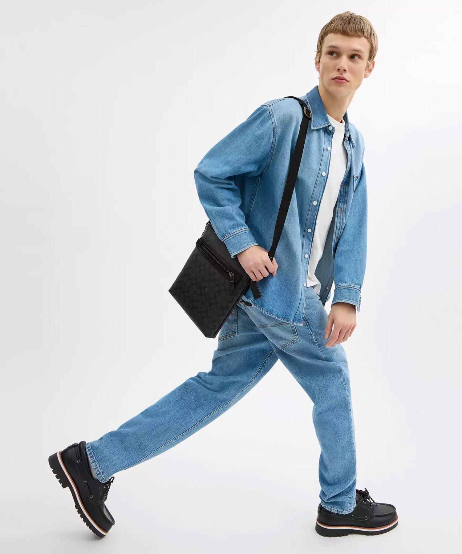 COACH OUTLET｜【公式】スリム メッセンジャー・シグネチャー ジャ