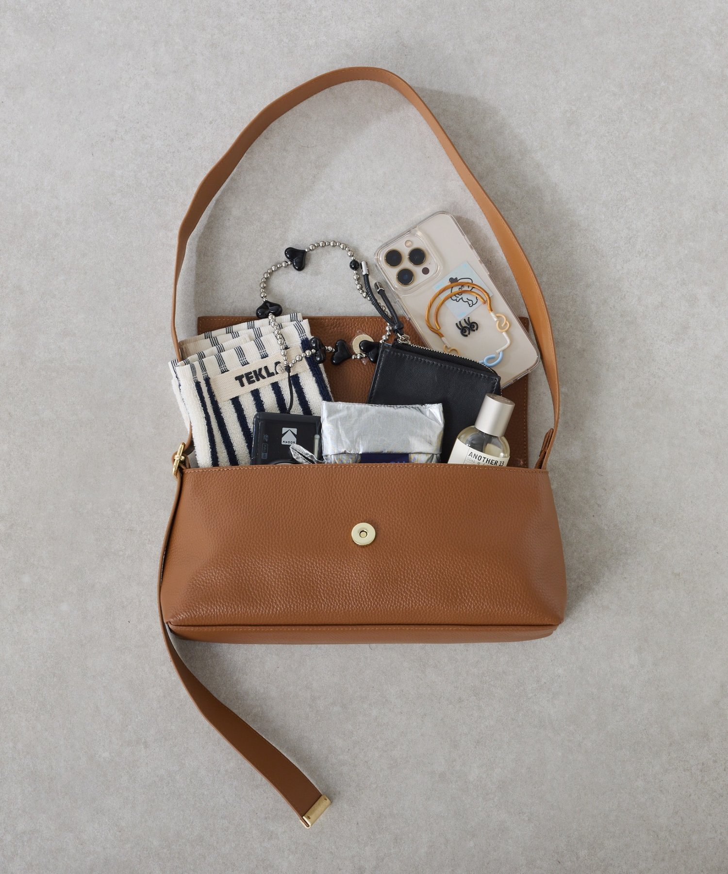 COLLAGE GALLARDAGALANTE｜【牛革/2WAY/500mlペットボトル収納可