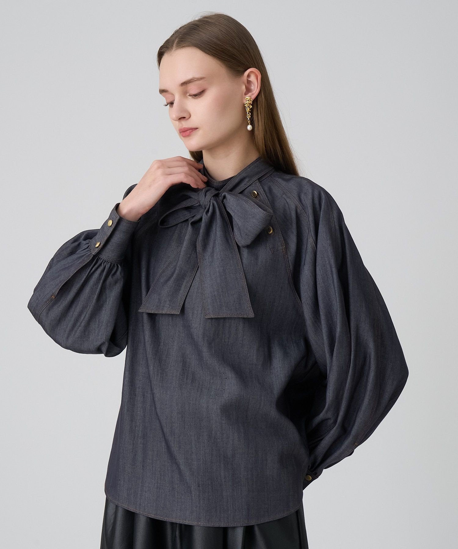 ANAYI｜【セットアップ対応商品】ライトデニムライクボウブラウス