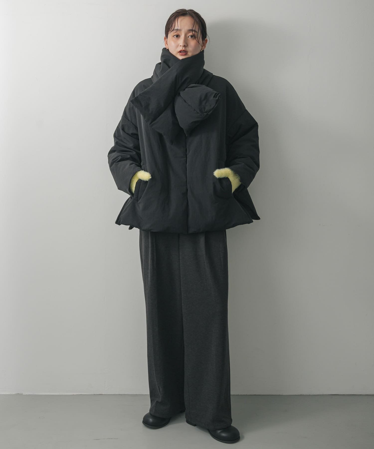 SENSE OF PLACE｜『WEB/一部店舗限定』マフラーツキシームレスダウン