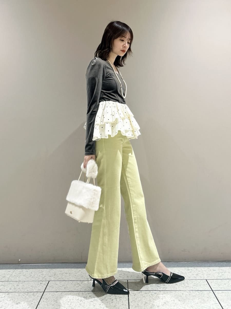 LILY BROWN｜ベロアペプラムフリルトップス | Rakuten Fashion(楽天