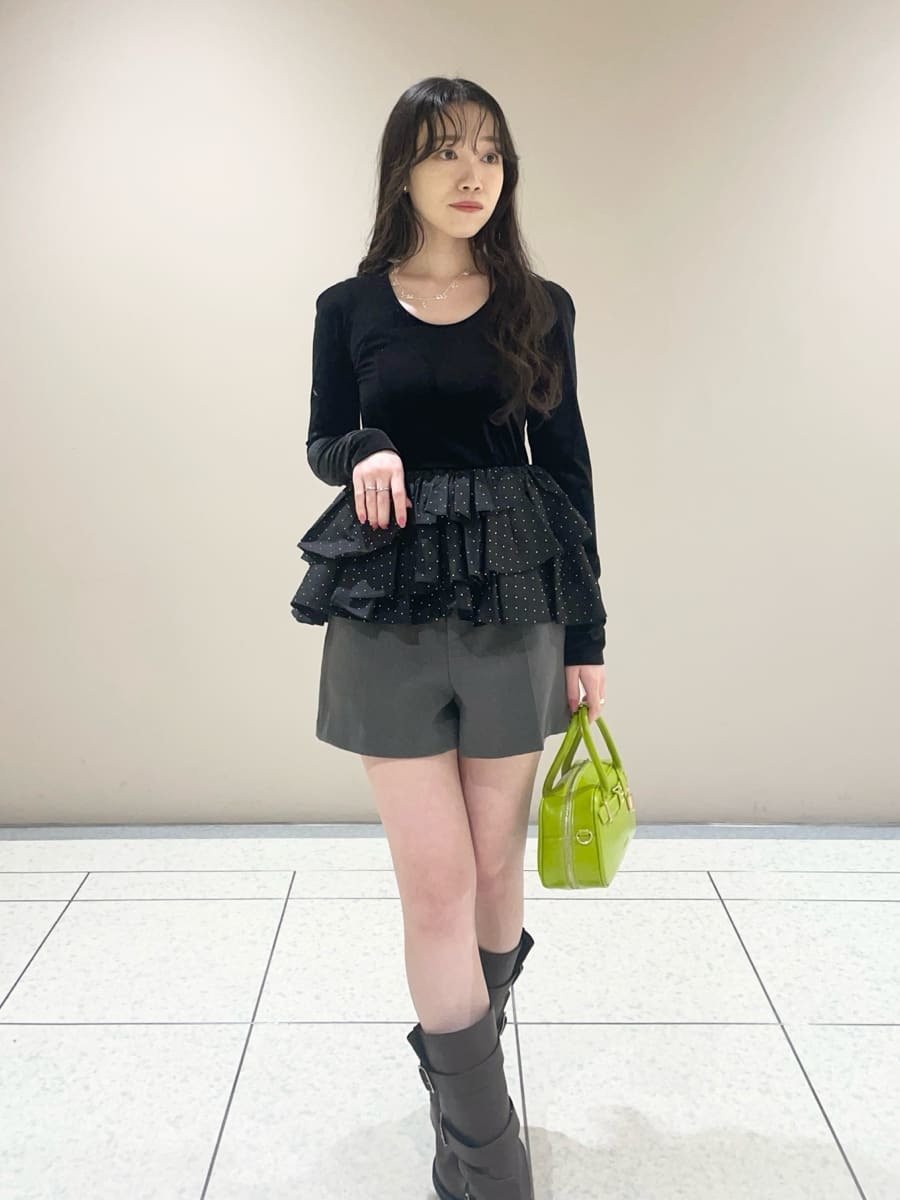 LILY BROWN｜ベロアペプラムフリルトップス | Rakuten Fashion(楽天