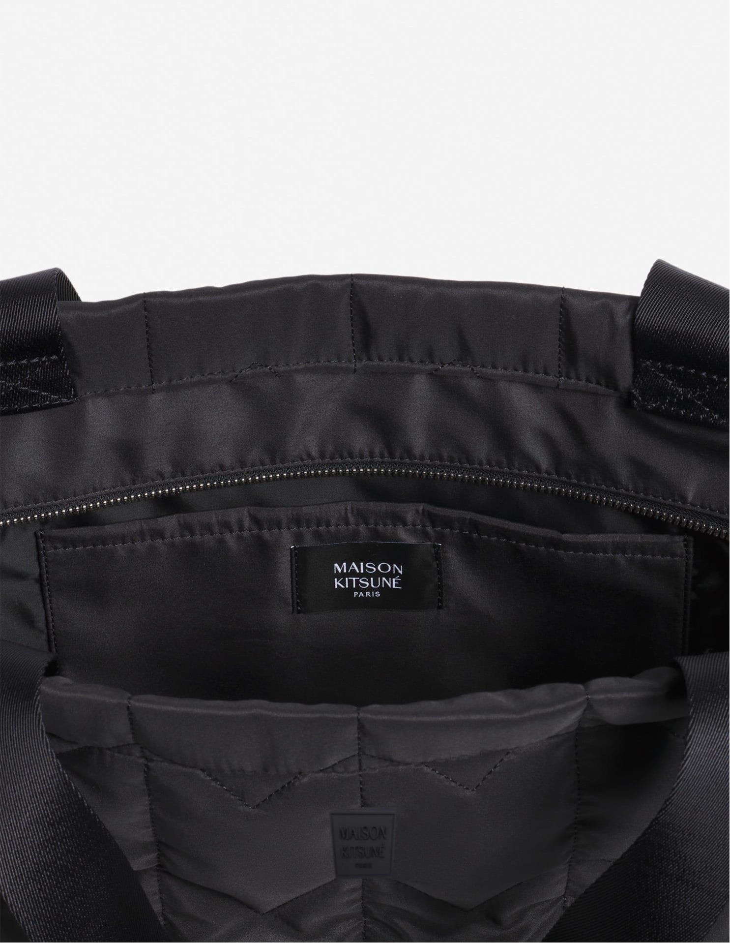 MAISON KITSUNE｜Maison Kitsune/(M)CHEVRON QUILTED LARGE TOTE