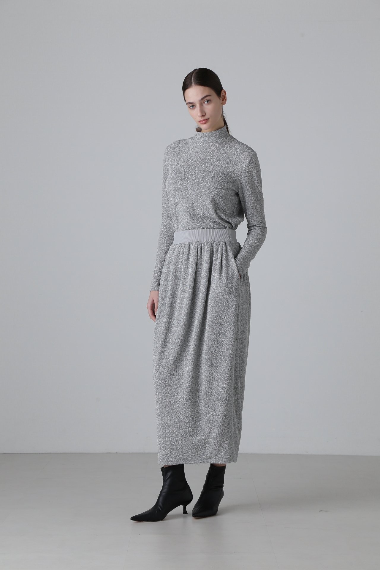 ADORE｜◇シャイニーニットジャガードハイネックカットソー | Rakuten