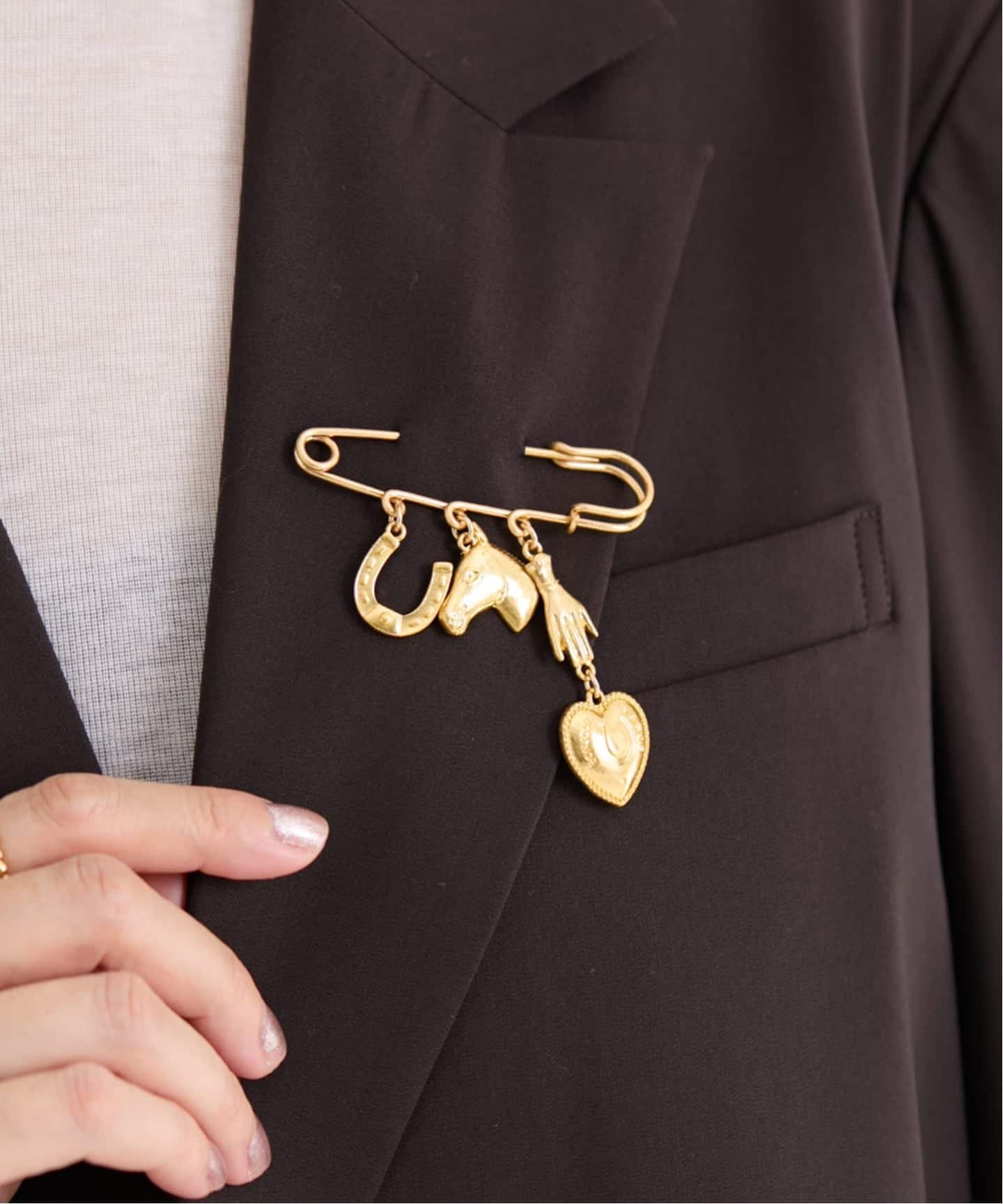 IENA｜《WEB限定/追加》IENA CHEVAL 3ROW ブローチB | Rakuten Fashion