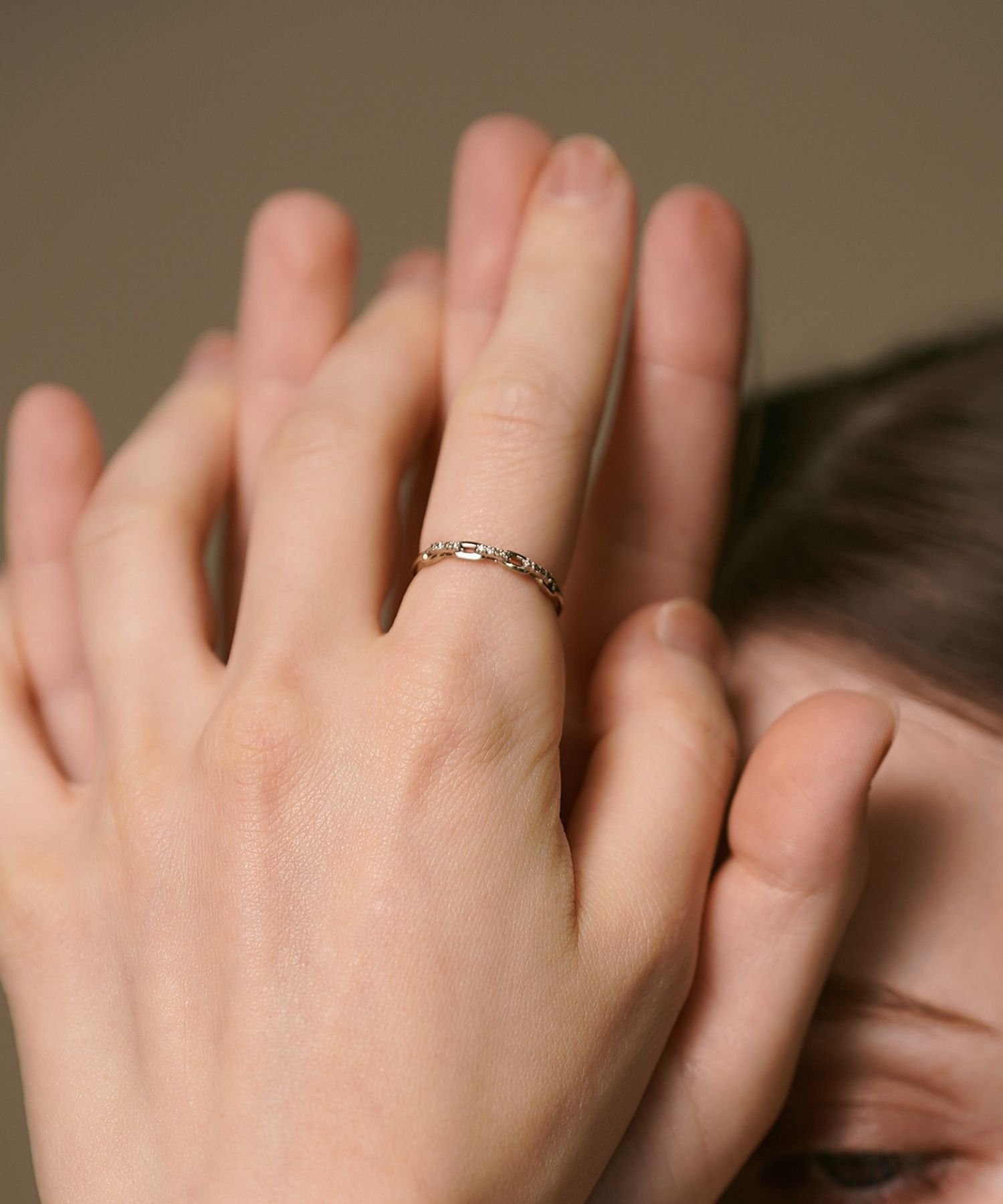 ete｜[トーン] K18RBG ブラウンダイヤモンド チェーン リング