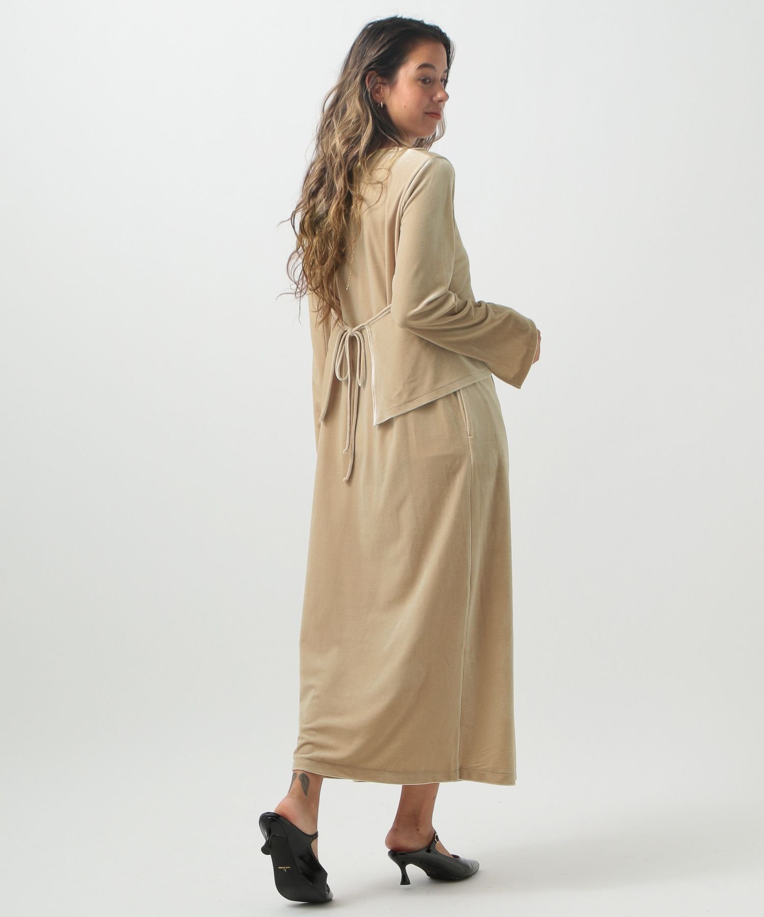 BAYFLOW｜[トレンドのベロア生地]キャミレイヤードベロアワンピース