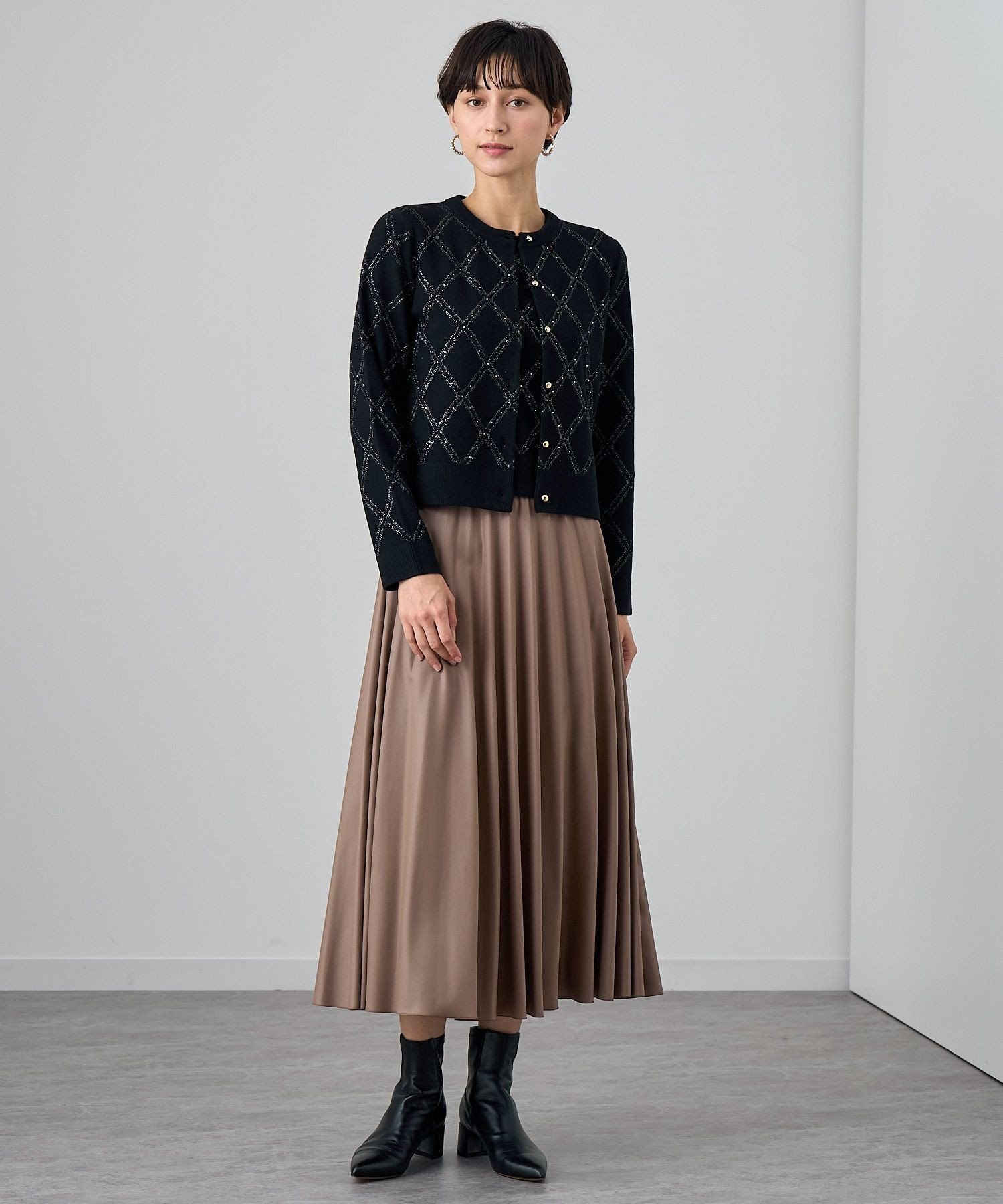 ANAYI｜レザーライクサテンプリーツ スカート | Rakuten Fashion(楽天