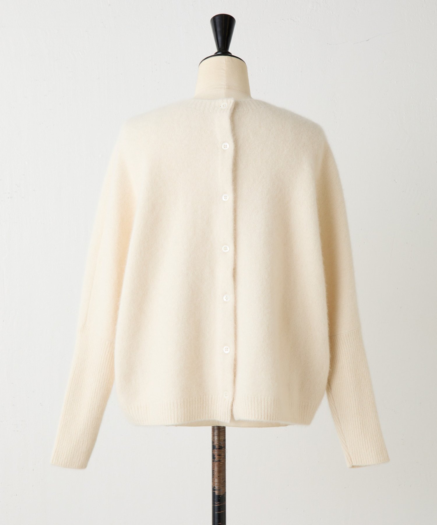 BEARDSLEY｜FOXウール後ろボタンニット | Rakuten Fashion(楽天