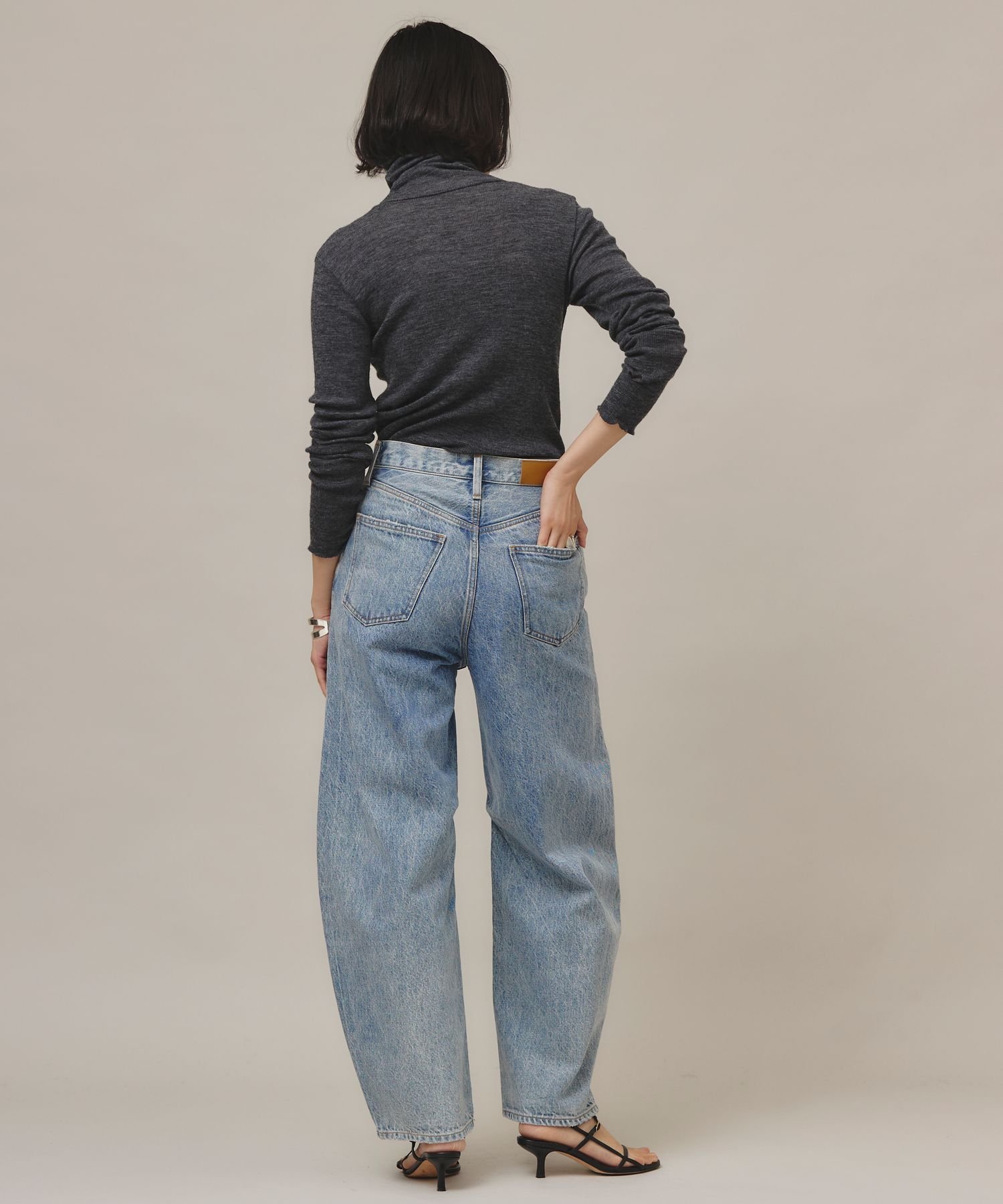 美品 Curensology &RC カーヴィーデニムパンツ ホワイト 36 Curensology（カレンソロジー）の「【2/20配信 高山都さんインスタ