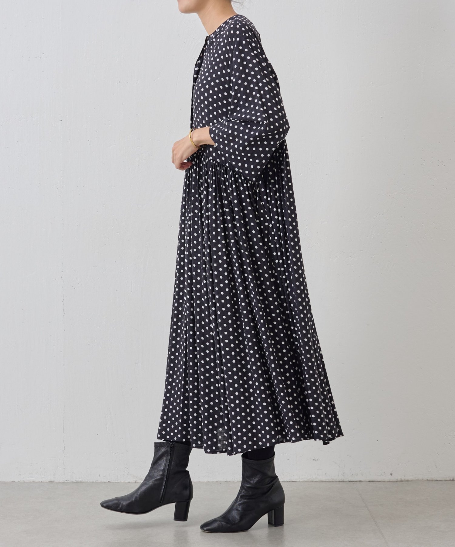 BEARDSLEY｜ドットギャザーワンピース | Rakuten Fashion(楽天