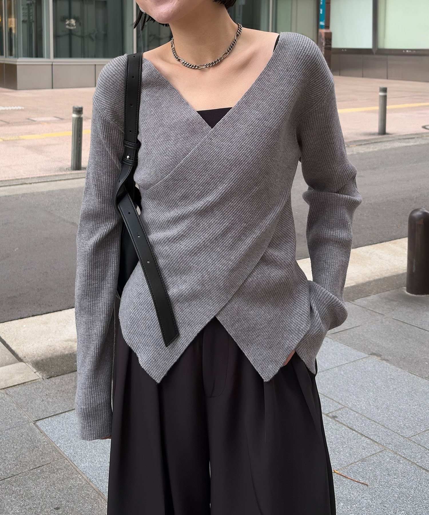 CAPRICIEUX LE'MAGE｜【新色/ライトベージュ・グレー】クロスVネック