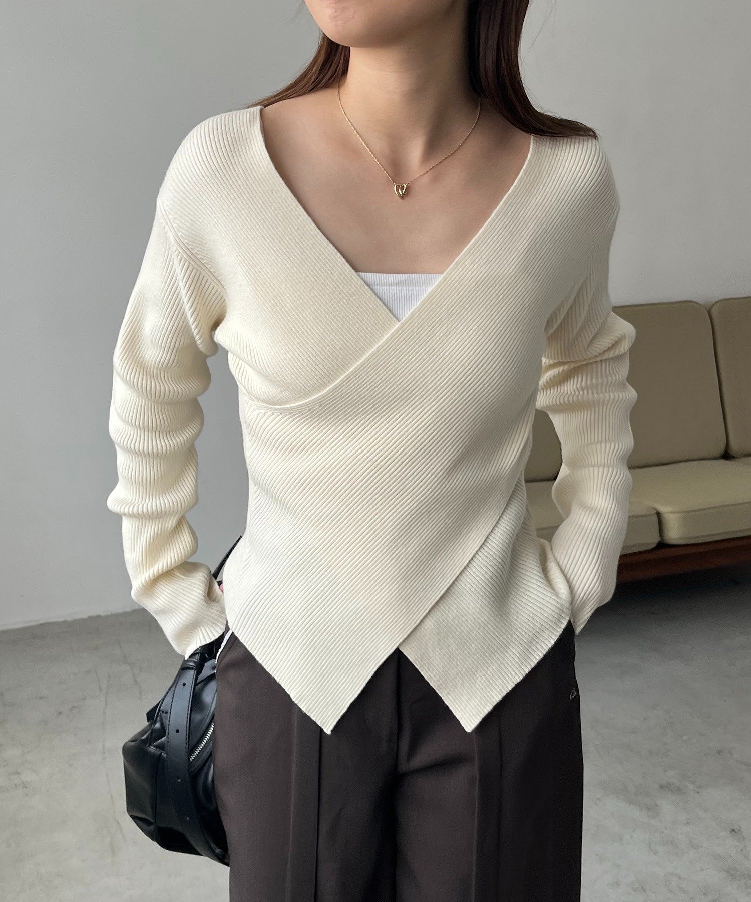 CAPRICIEUX LE'MAGE｜【新色/ライトベージュ・グレー】クロスVネック