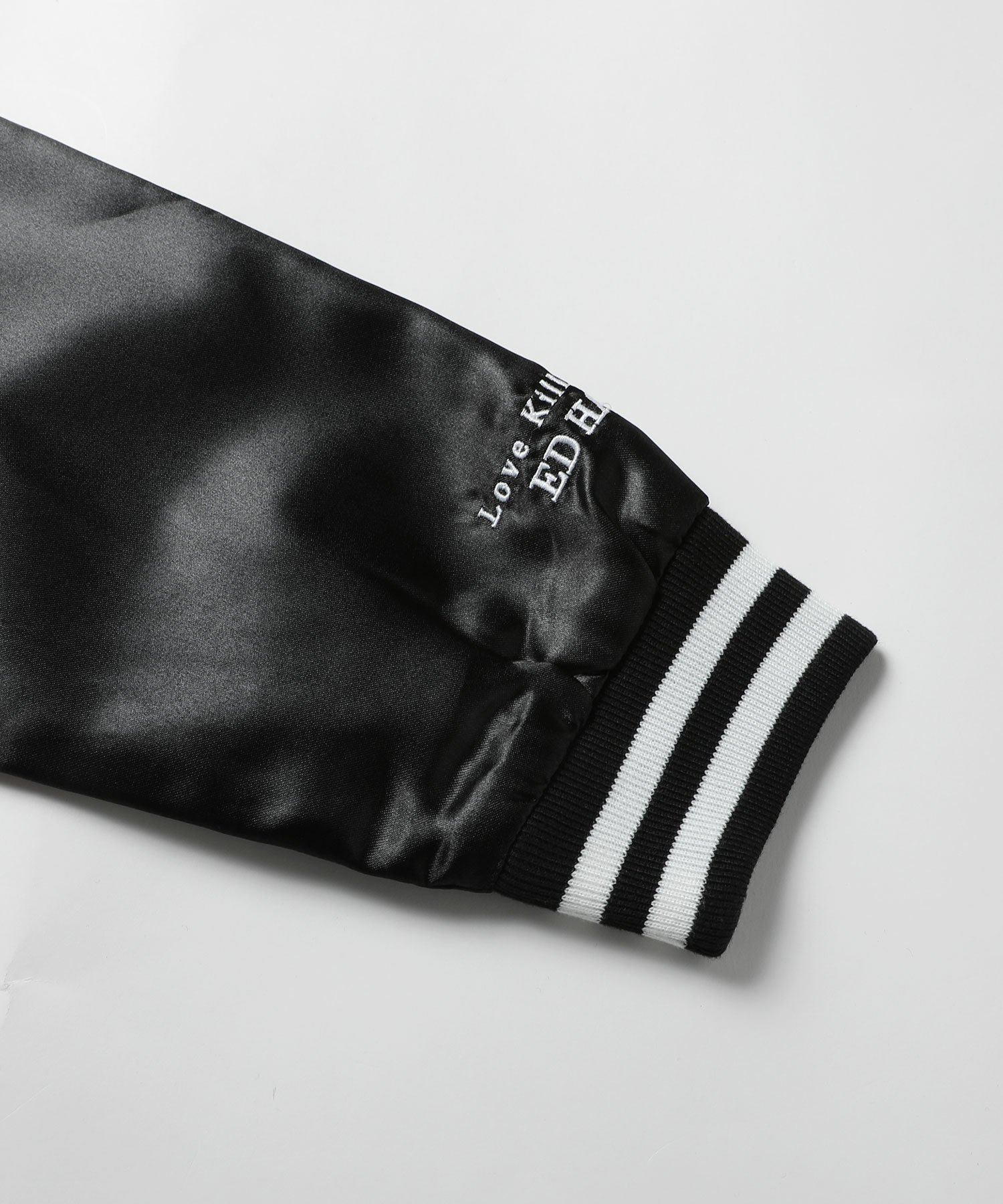 THE CASUAL｜<Ed hardy>ヴィンテージライクマルチ刺繍ショート