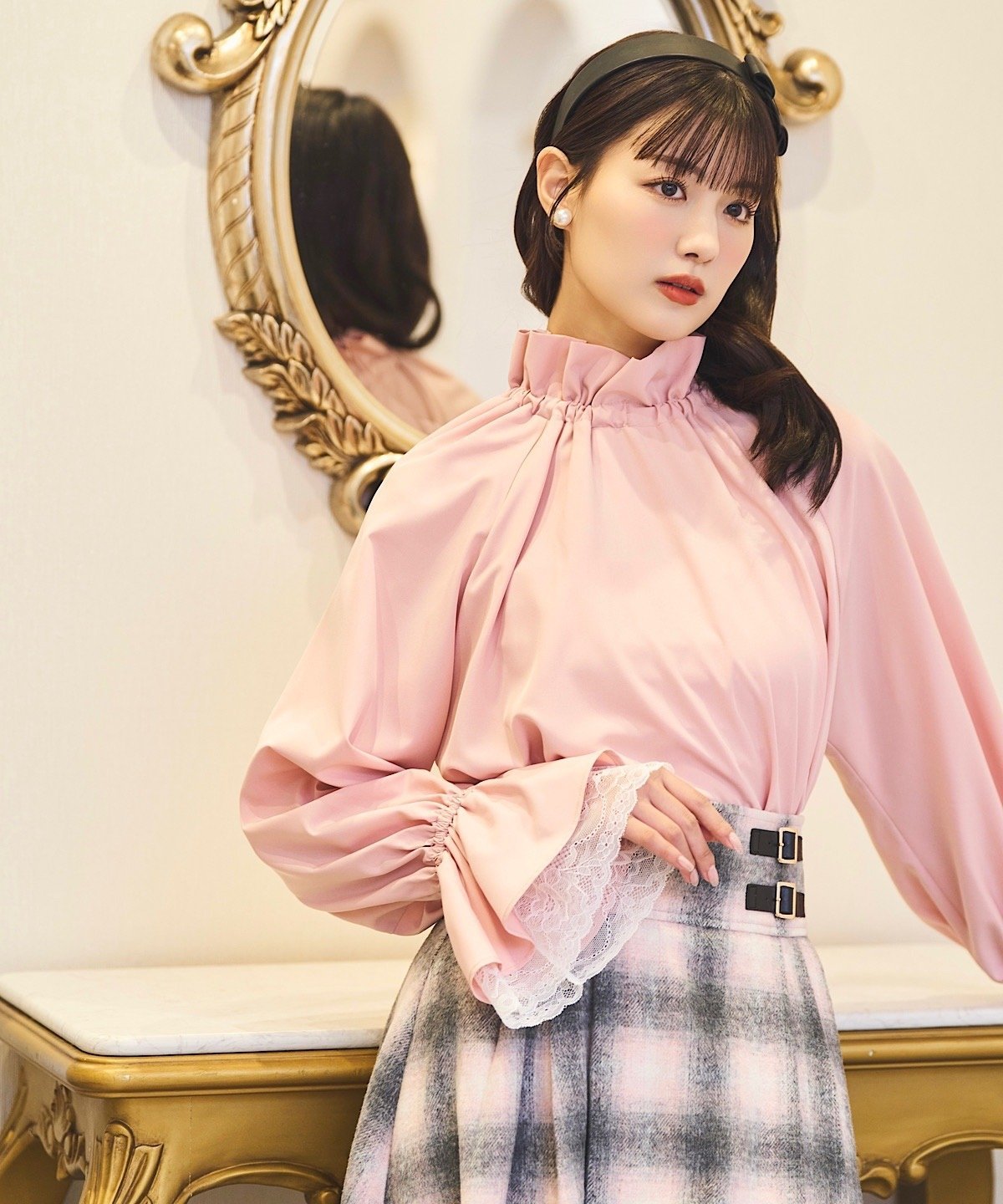 SWINGLE｜【鶴嶋乃愛コラボ】フリルハイネック2WAYリボンブラウス