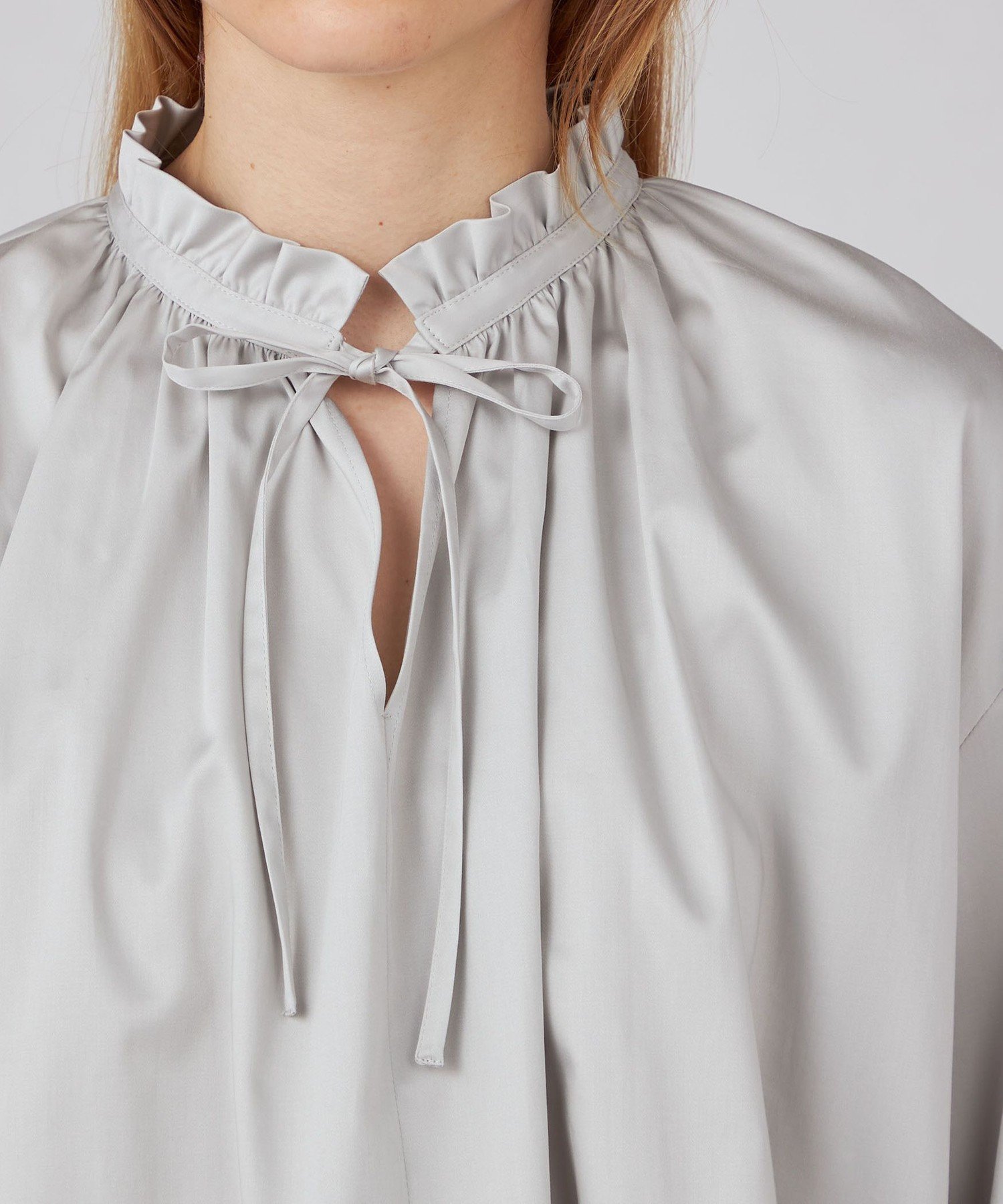 TOMORROWLAND｜ハイカウントサテン ネックフリルブラウス | Rakuten