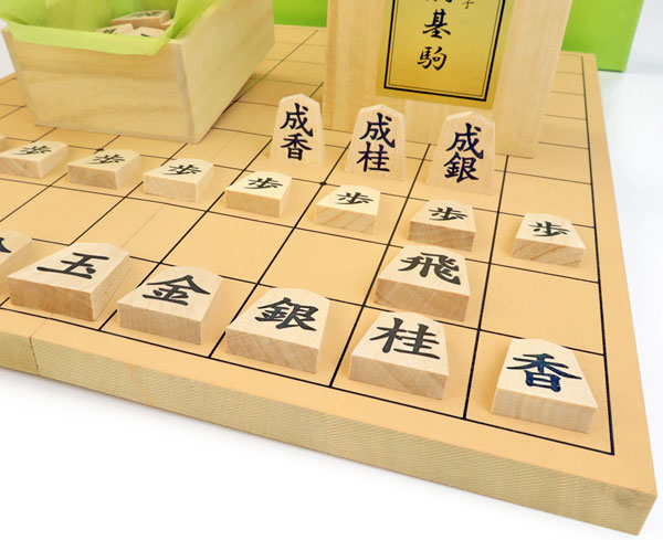 楽天市場】将棋セット 新桂5号折将棋盤セット(木製将棋駒楓一字押彫駒