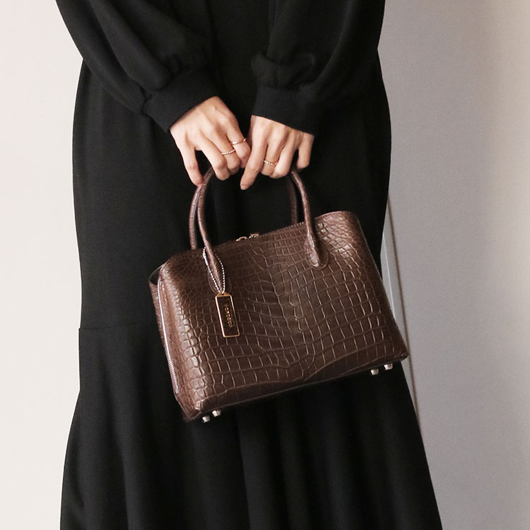 楽天市場】【期間限定価格】スモール クロコダイル ハンドバッグ