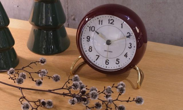 楽天市場】アルネ ヤコブセン テーブルクロック アラーム STATION